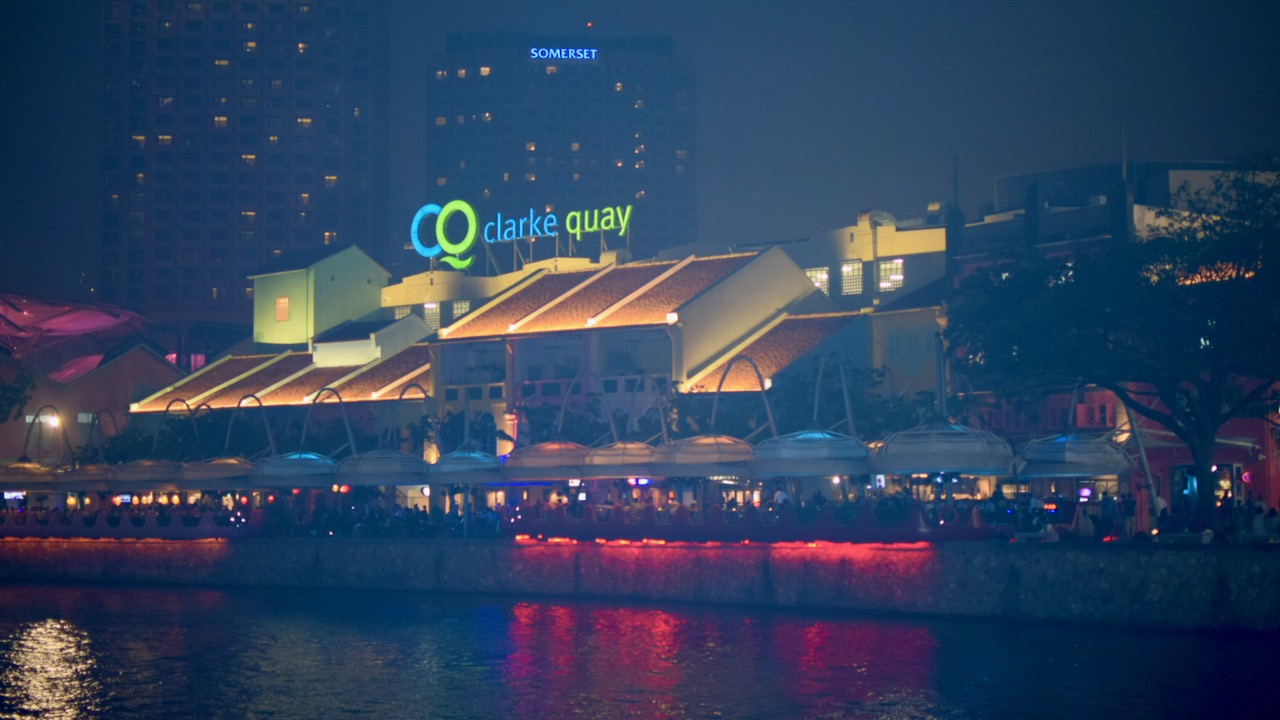 You can enjoy your dinner in Clarke Quay in Singapore with a great atmosphere. 