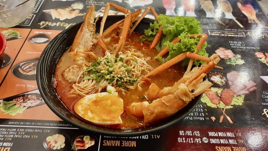 While you will be enjoying a Perfect 4 Day Singapore Itinerary, you should not miss the tasty food of Singapore.