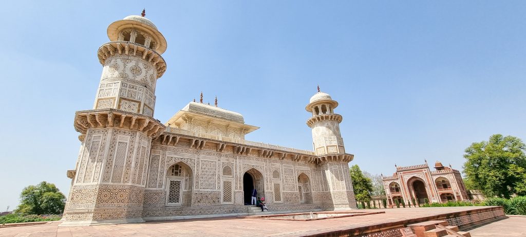 Itmad ud Daula Corner View