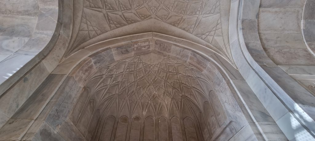 Carving Taj Mahal