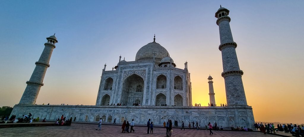 Taj with Base