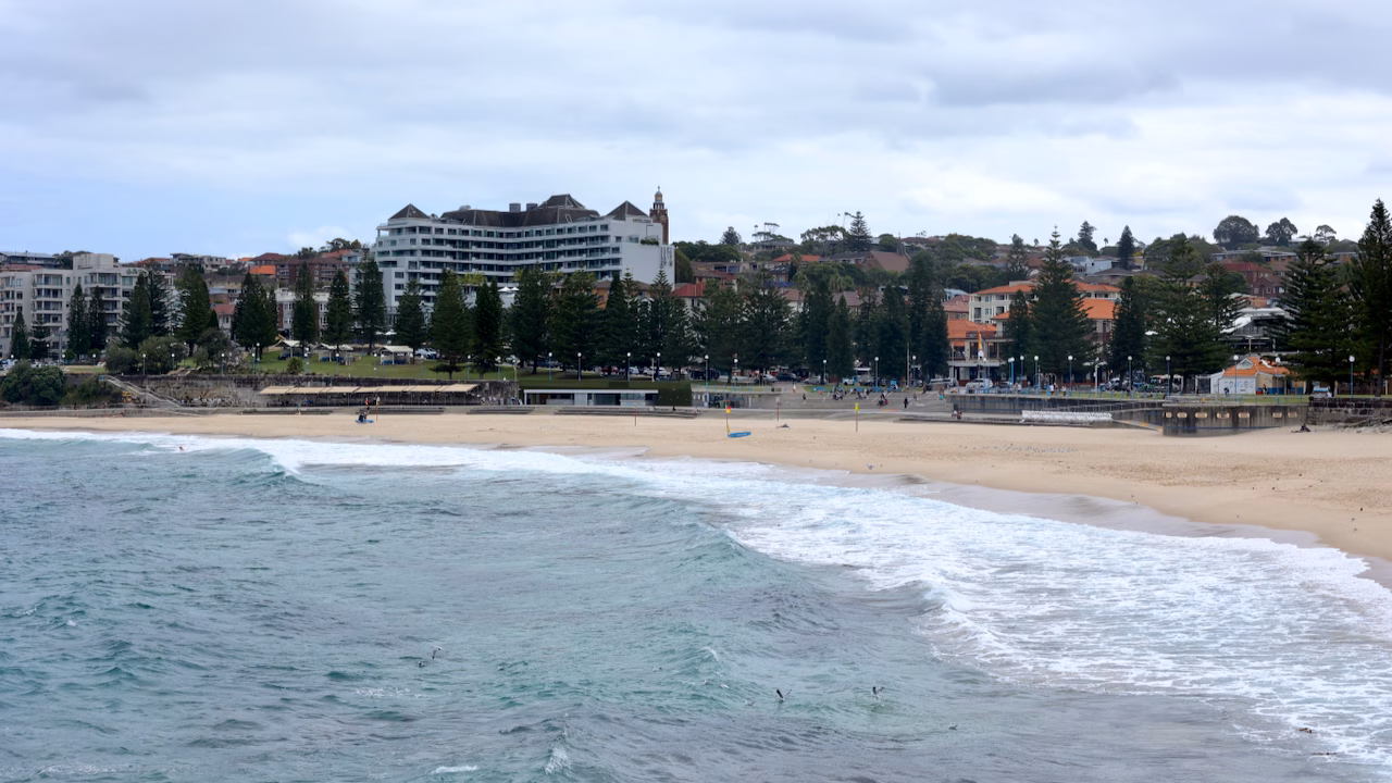 Coogee Beach and the Crowne Plaza seen from the northern headland